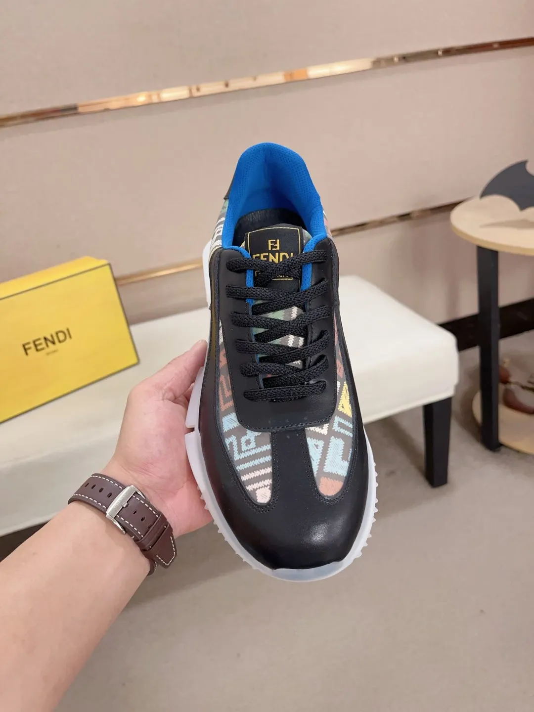 Men's shoes 💰 462💰 (fendi) New style 👊🏻 upper 🇮🇹 imported cowhide fabric 🇩🇪 lining imported sheepskin lining. The original outsole is molded to highlight the identity of every man, and the upper foot is elegant and stable🚶🏻🚶🏻The high-end custom counters reproduce the original version📯No matter the wind or rain, the shoe last remains unchanged and can withstand the verification of time🔍️,🔵 Size: 38-44